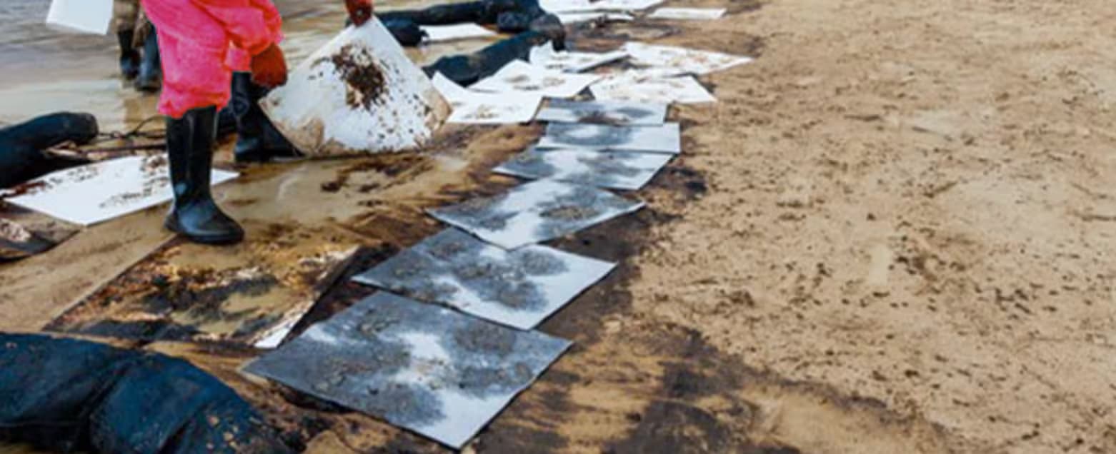 Oil Absorbent Boom – Solusi Terpadu Penahanan dan Penyerapan Tumpahan Minyak di Laut