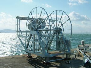 Winder KHW-25 – Solusi Ideal untuk Penyimpanan dan Penanganan Oil Boom di Pelabuhan Indonesia
